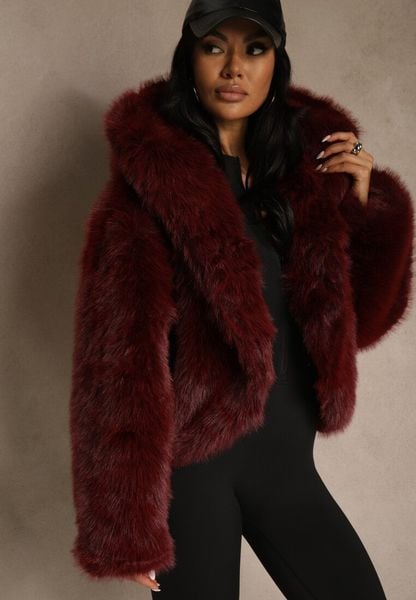 Bordowa Kurtka Futro z Nieodpinanym Kapturem Zetera. Czerwone kurtki Renee, l, bez wzorów, z futra, klasyczne. Za 259.99 zł.