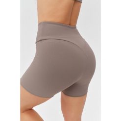 Damskie spodenki treningowe fitness Rough Radical Wellness Shorts. Brązowe szorty sportowe ROUGH RADICAL, bez wzorów, na fitness i siłownię. W wyprzedaży za 127.42 zł.