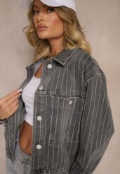 Szara Kurtka Jeansowa w Delikatne Prążki z Kieszeniami Ravirose. Szare kurtki Renee, m, bez wzorów, z jeansu, eleganckie, bez kaptura. W wyprzedaży za 149.99 zł.