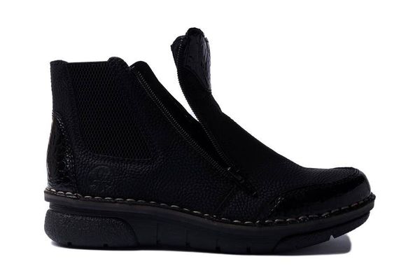 RIEKER 73355-00 black, botki damskie. Czarne botki Rieker, bez wzorów, z polaru, bez obcasa, bez zapięcia. Za 349.90 zł.
