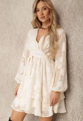 Kremowa Sukienka Maerista. Brązowe sukienki Renee, m, bez wzorów, z materiału, bez kołnierzyka, bez ramiączek, mini, kopertowe. W wyprzedaży za 135.99 zł.
