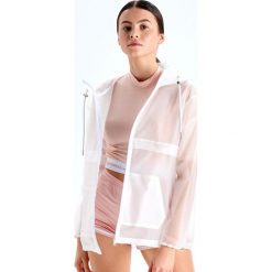 Przeciwdeszczowa kurtka z kapturem - Biały. Kurtki marki Cropp. Za 139.99 zł.