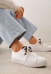 Białe Niskie Trampki z Podwójnymi Sznurówkami na Tłoczonej Platformie Astedella. Białe trampki Renee, bez wzorów, z materiału, bez zapięcia. Za 99.99 zł.