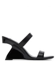 KARL LAGERFELD Klapki KL34611 Czarny. Czarne klapki KARL LAGERFELD, bez wzorów, ze skóry, bez obcasa, bez zapięcia. Za 769.99 zł.