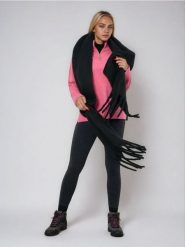 Szalik z frędzlami - czarny. Czarne szaliki i kominy Sinsay, bez wzorów. Za 35.99 zł.