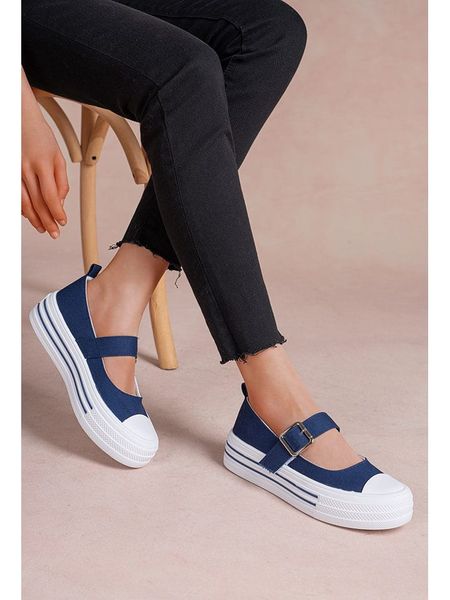 Foreverfolie Slippersy w kolorze granatowym rozmiar: 37. Niebieskie baleriny Foreverfolie, bez wzorów, bez obcasa, na platformie, bez zapięcia. Za 129.95 zł.