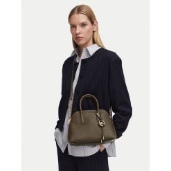 Torebka MICHAEL Michael Kors. Brązowe torebki klasyczne MICHAEL Michael Kors, bez wzorów, klasyczne, bez dodatków. Za 1,172.99 zł.
