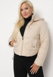 Beżowa Kurtka Krótka z Pikowaniem i Odpinanym Kapturem Taraes. Brązowe kurtki Born2be, xl, bez wzorów, z materiału. W wyprzedaży za 132.99 zł.