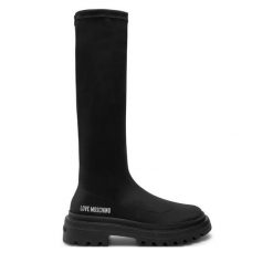 Kozaki LOVE MOSCHINO. Czarne kozaki Love Moschino, bez wzorów, bez obcasa, na płaskiej podeszwie, bez zapięcia. Za 849.99 zł.