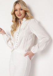 Biała Koszula w Stylu Retro ze Stójką i Koronkowymi Lamówkami Holora. Białe koszule Born2be, l, bez wzorów, z koronki, retro, bez kołnierzyka, bez ramiączek. W wyprzedaży za 110.49 zł.