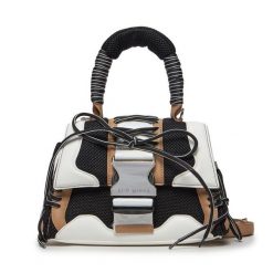 Torebka Steve Madden. Czarne torebki klasyczne Steve Madden, bez wzorów, klasyczne, bez dodatków. Za 379.99 zł.