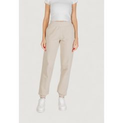 Spodnie Kobieta GUESS ACTIVE PRIMULA RHINESTONES JOGGER. Brązowe spodnie dresowe Guess Active, z aplikacjami, długie. W wyprzedaży za 306.45 zł.