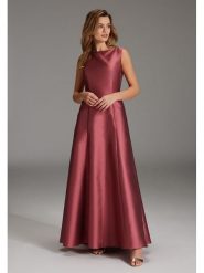 SWING Sukienka w kolorze czerwonym rozmiar: 38. Czerwone sukienki Swing, bez wzorów, bez kołnierzyka, bez ramiączek, maxi. Za 311.12 zł.