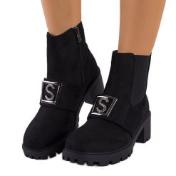 Czarne botki na obcasie Seul. Czarne botki bez wzorów, eleganckie, z okrągłym noskiem, za kostkę, bez obcasa, na obcasie, bez zapięcia. Za 215.94 zł.