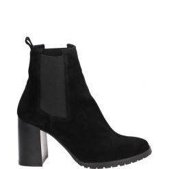 ZAMSZOWE BOTKI MR23 VELOU NERO. Botki Venezia, bez wzorów, ze skóry, bez obcasa, bez zapięcia. Za 299.00 zł.