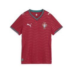 Damska koszulka domowa reprezentacji Portugalii 2026 PUMA. Czerwone t-shirty sportowe Puma, xs, bez wzorów, z materiału, bez ramiączek, do piłki nożnej. Za 429.00 zł.