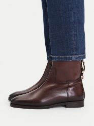 U.S. Polo Assn. Botki EO-MIKOL001W/GL1 Brązowy. Brązowe botki U.S. Polo Assn., bez wzorów, bez obcasa, na płaskiej podeszwie, bez zapięcia. Za 449.99 zł.