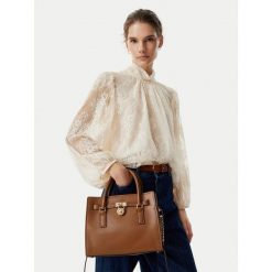 Torebka MICHAEL Michael Kors. Brązowe torebki klasyczne MICHAEL Michael Kors, bez wzorów, klasyczne, bez dodatków. Za 1,239.00 zł.