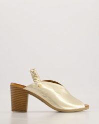 SANDAŁY Z CHOLEWKĄ 030722028 GOLD. Sandały Venezia, bez wzorów, ze skóry, bez obcasa, bez zapięcia. Za 239.00 zł.