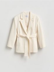 Marynarka z paskiem - złamana biel. Marynarki i żakiety Reserved, l, bez wzorów, z tkaniny, bez ramiączek. Za 299.99 zł.