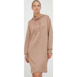 Deha sukienka kolor brązowy mini prosta. Brązowe sukienki Deha, na co dzień, l, bez wzorów, z dzianiny, bez kołnierzyka, bez ramiączek, maxi. Za 559.99 zł.