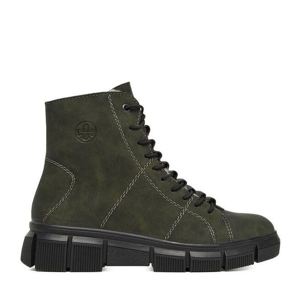 Trzewiki Rieker. Zielone botki Rieker, bez wzorów, bez obcasa, na płaskiej podeszwie, bez zapięcia. Za 389.99 zł.