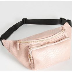 Saszetka nerka z fakturą - Różowy. Nerki i saszetki marki Sinsay. Za 39.99 zł.