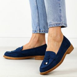 Niebieskie mokasyny damskie Vinceza 58234. Niebieskie mokasyny VINCEZA, bez wzorów, ze skóry, z okrągłym noskiem. Za 159.00 zł.