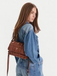 Guess Torebka HWWG80 72190 Brązowy. Brązowe torebki klasyczne Guess, z aplikacjami, ze skóry, bez dodatków. Za 359.99 zł.
