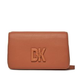 Torebka DKNY. Brązowe torebki klasyczne DKNY, bez wzorów, klasyczne, bez dodatków. Za 1,179.00 zł.