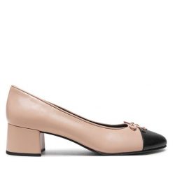 Czółenka Tory Burch. Czerwone czółenka Tory Burch, bez wzorów, bez obcasa, bez zapięcia. Za 1,279.00 zł.