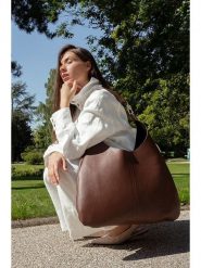 Christian Laurier Skórzany shopper bag "Suri" w kolorze jasnobrązowym - 48 x 31 x 2 cm rozmiar: onesize. Brązowe shopper bag Christian Laurier, bez wzorów, z materiału, na ramię, bez dodatków. Za 358.48 zł.