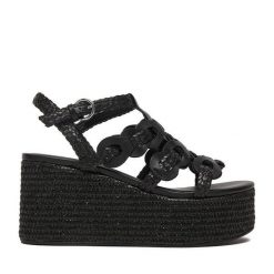 Sandały Badura. Czarne sandały Badura, bez wzorów, bez obcasa, bez zapięcia. Za 379.99 zł.