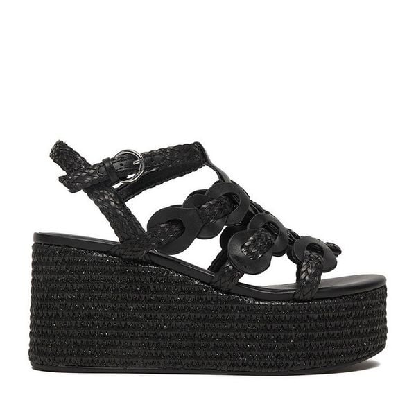 Sandały Badura. Czarne sandały Badura, bez wzorów, bez obcasa, bez zapięcia. Za 379.99 zł.
