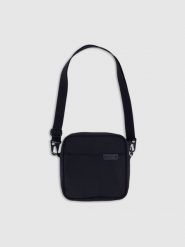 4F Saszetka crossbody uniseks - czarna Uniwersalny. Czarne nerki i saszetki 4f, bez wzorów, z syntetyku, eleganckie, bez dodatków. W wyprzedaży za 49.99 zł.