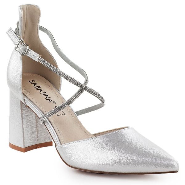 Sandały damskie na słupku z cyrkoniami srebrne Sabatina 750-1. Szare sandały Sabatina, bez wzorów, z materiału, bez obcasa, na słupku, bez zapięcia. Za 169.99 zł.