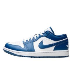 Buty do chodzenia dla dorosłych Air Jordan 1 Low Marina Blue. Niebieskie buty sportowe lifestyle Jordan, bez wzorów, bez zapięcia, trekkingowe. W wyprzedaży za 476.55 zł.