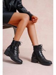 Foreverfolie Botki w kolorze czarnym rozmiar: 36. Czarne botki Foreverfolie, bez wzorów, eleganckie, bez obcasa, bez zapięcia. Za 174.95 zł.