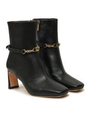 Marciano Guess Botki 4BGZ27 7103A Czarny. Czarne botki Marciano Guess, z aplikacjami, ze skóry, bez obcasa, na słupku, bez zapięcia. Za 739.99 zł.
