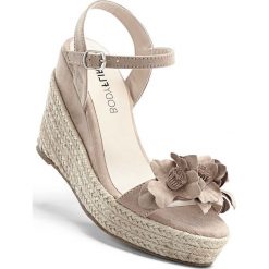 Espadryle na koturnie bonprix beżowo-piaskowy. Espadryle marki bonprix. Za 99.99 zł.