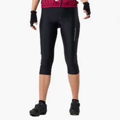 Legginsy rowerowe kobieca Swedemount Core Bike 3/4 Tights szybkoschnąca. Czarne legginsy SWEDEMOUNT, bez wzorów, z tkaniny, sportowe. Za 329.99 zł.