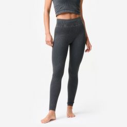 Legginsy do jogi i pilatesu damskie Domyos seamless. Szare legginsy Decathlon, bez wzorów, z elastanu, sportowe. Za 129.99 zł.