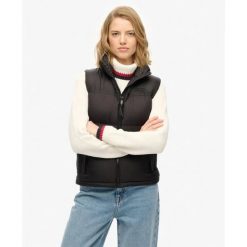 Damska kurtka puchowa Superdry. Czarne kurtki Superdry, bez wzorów, z puchu, bez kaptura. Za 423.35 zł.