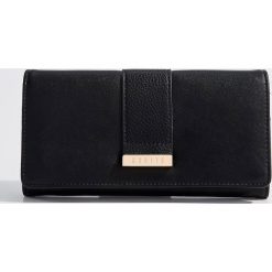 Portfel z klamrą - Czarny. Portfele marki Reserved. W wyprzedaży za 39.99 zł.