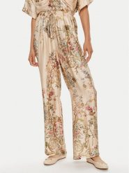 ViCOLO Spodnie materiałowe TB2657 Beżowy Regular Fit. Brązowe spodnie materiałowe ViCOLO, bez wzorów, z materiału. Za 259.99 zł.
