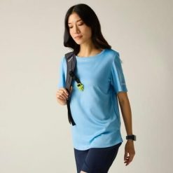 Damska koszulka z krótkim rękawem i logo Botanna, szybkoschnąca. Niebieskie t-shirty sportowe Regatta, m, bez wzorów, z materiału, bez ramiączek, do biegania. Za 84.25 zł.