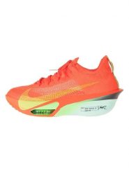 Nike Buty "Alphafly 3" w kolorze pomarańczowym do biegania rozmiar: 37,5. Pomarańczowe buty do biegania Nike, bez wzorów, bez zapięcia, do biegania. Za 806.90 zł.