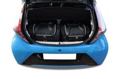 Torby Do Bagażnika Toyota Aygo 2014-2021 2Szt Kjust. Czarne torby podróżne KJUST, bez wzorów, z kauczuku. Za 503.00 zł.