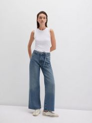MAVI Dżinsy "Malibu" - Comfort fit - w kolorze niebieskim rozmiar: W28/L30. Niebieskie jeansy Mavi, l, bez wzorów, z tkaniny, klasyczne, z podwyższonym stanem. Za 154.95 zł.