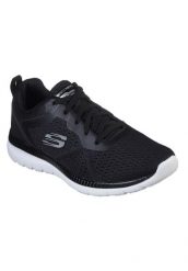 Buty do chodzenia damskie Skechers Dynamight 20. Czarne buty treningowe Skechers, bez wzorów, z jeansu, bez zapięcia, trekkingowe. Za 189.99 zł.